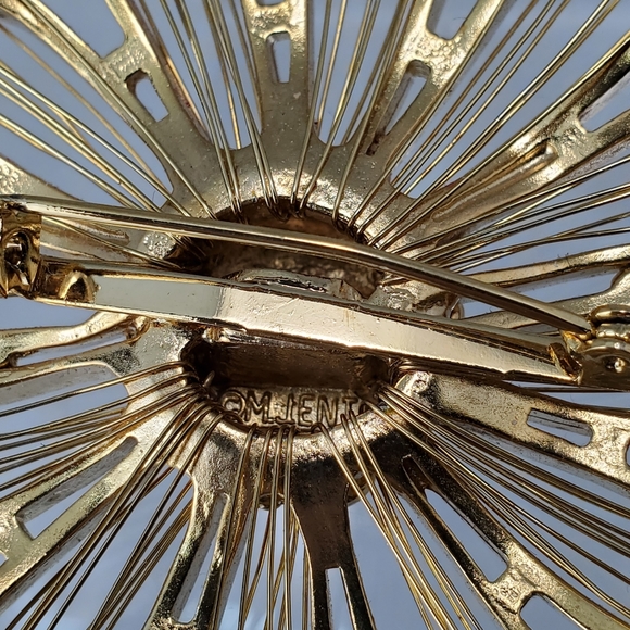 M.J. Ent. Flower Power Gold-tone Metal Brooch Pin - Picture 8 of 11